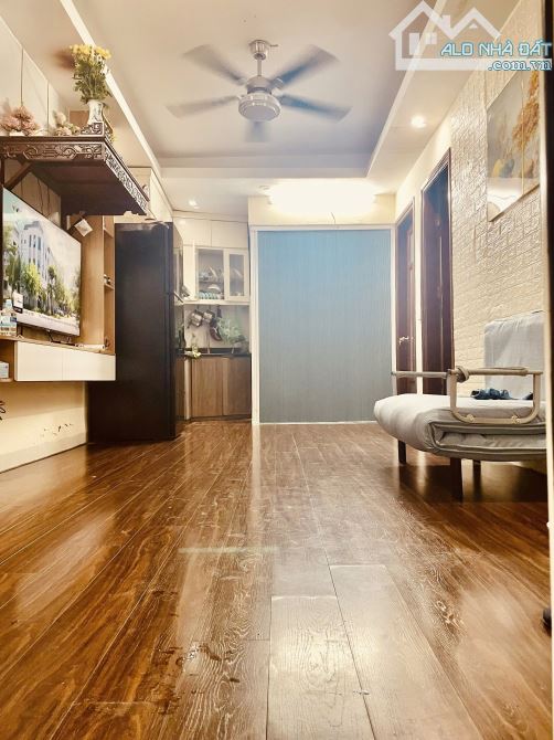 Bán gấp CC 3PN, 2WC tại Yên Lãng, 60m2, giá 2,45 tỷ, chính chủ