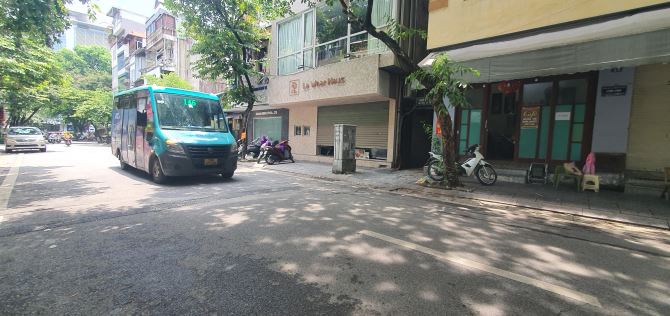 Bán nhà mặt phố Sơn Tây quận  Ba Đình - DT 83m2 - 5 tầng - MT 5m - Giá chỉ  56 tỷ