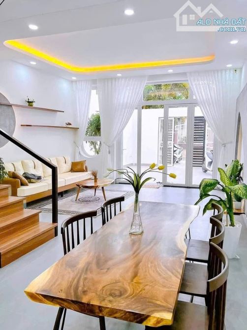 Chỉ với 3 tỷ 100 triệu mua nhà đẹp đường số 38, H.B.Chánh, Q.Thủ Đức, 75m2, sổ hồng riêng