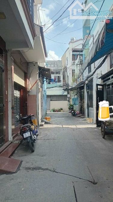 Bán nhà 1 sẹc gần mặt tiền Lạc Long Quân P10 Tân Bình - Hẻm xe hơi thông - 60m2 - Nhỉnh 7T