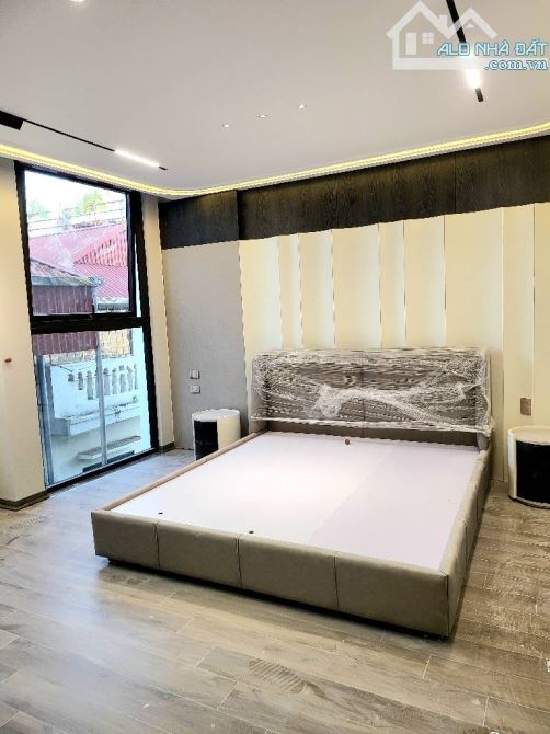 NHÀ ĐẸP 40M2 - NGUYỄN VĂN CỪ - 6TẦNG THANG MÁY - ÔTÔ TRÁNH -  KHU VỰC SẦM UẤT - VỊ TRÍ ĐẸP - 5