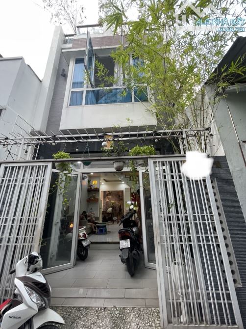 🏘️ 2/ ĐƯỜNG T8 TÂY THẠNH TP - 3 TẦNG - SÂN THƯỢNG - BTCT - GIÁ CHỈ -- 5,5 TỶ