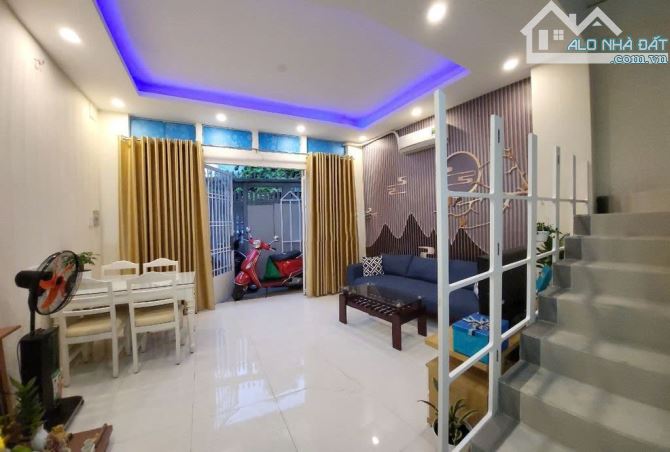 Hẻm 6m 125/2a Hòa Hưng Q10 5x10m 2L đủ nội thất