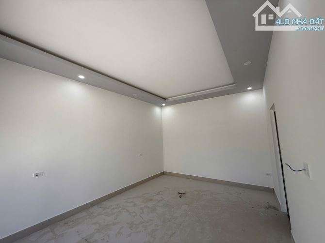 Bán đất tặng villa 2pn đường Nguyễn Hữu Cầu