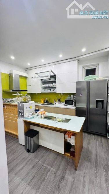 CHUNG CƯ 3 NGỦ – 115M² – FULL NỘI THẤT – 137 NGUYỄN NGỌC VŨ – GIÁ 8.75 TỶ