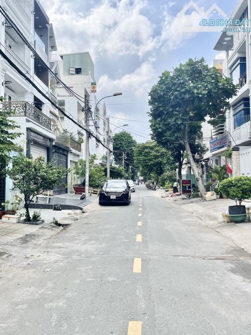 Mặt tiền khu Tên Lửa - Ngang khủng 6m x 20m - 4 tầng - Gần Nhà thờ PhaoLô - 5PN khép kín.