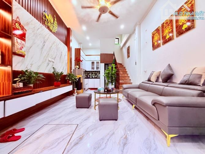 Bán nhà Tân Triều, Thanh Trì, Ô tô, lô góc, 30m2, 5.9 tỷ (CTL)