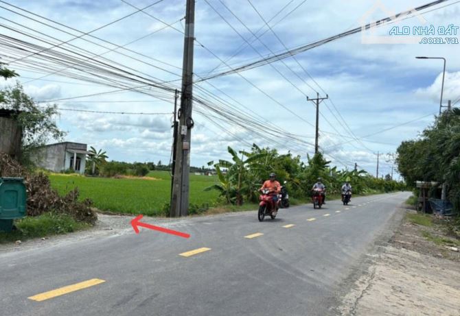 ⭐⭐THỔ CƯ LONG AN GIÁ RẼ. DT: 5X30M GIÁ 420TR. ĐƯỜNG XE Ô TÔ. VIEW KÊNH