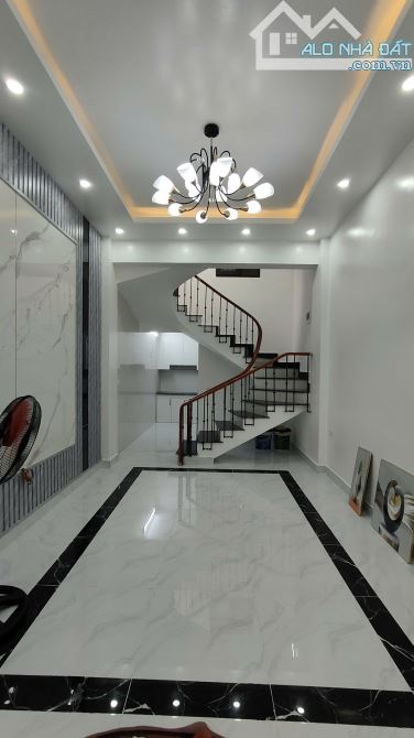 BÁN NHÀ 2 TẦNG – NGÕ NÔNG CHỈ 1 QUÀNH ĐƯỜNG CHỢ HÀNG CŨ CẦN BÁN
