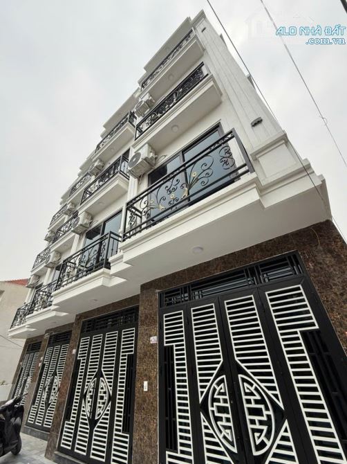 NHÀ ĐẸP RỘNG-T/C VỪA -PHÂN LÔ-OTO ĐỖ CỬA-4 TẦNG-CỤM 7 PHƯỢNG NGHĨA- PHỤNG CHÂU-CM-48M-5 TỶ