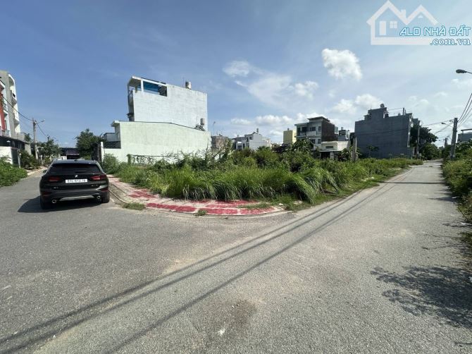 Bán lô đất Đường 41 Gò Cát, Phú Hữu, Thủ Đức. 305m2, 11.9 tỷ