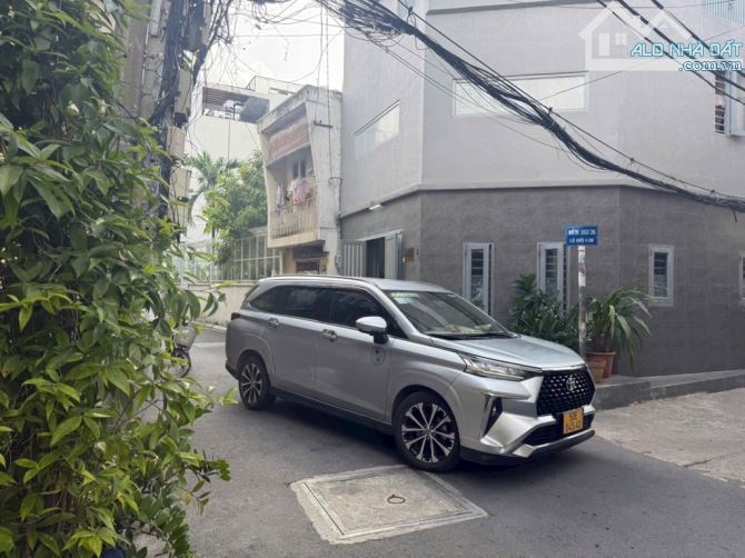 HXH TRÁNH NHAU! NGAY HUỲNH VĂN BÁNH P11 Q.PHÚ NHUẬN 5 TẦNG BTCT 42M2 NỞ HẬU
