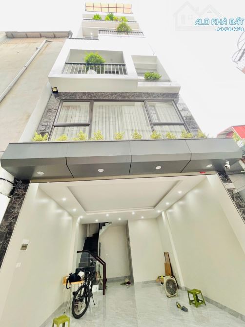 CỰC PHẨM LONG BIÊN! Ô TÔ TRÁNH, GẦN TRƯỜNG, CHỢ