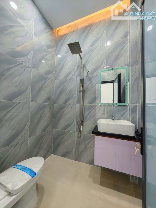 Bán gấp nhà 175m2  ở Tân Thạnh Đông giá 998 triệu sổ hồng riêng