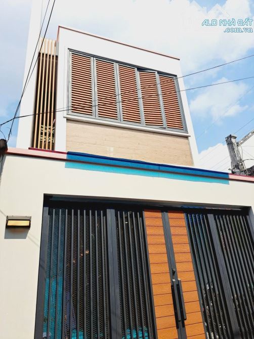 BÁN NHÀ NGUYỄN VĂN QUÁ Q12 - 2 TẦNG 92M2 ( 6M X 16M) - HẺM XE HƠI THÔNG - 5.97 TỶ.