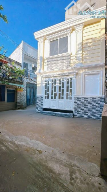 SÁT MẶT TIỀN XE HƠI Q4  NHÀ MỚI NGANG  4.45 DÀI xx hơn 1 tỷ 7