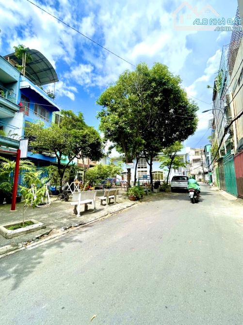 Ngay ngã 5 Gò Vấp, Nhà 2 mặt Hẻm 8M, 3 tầng 3PN - Chỉ hơn 9 tỷ