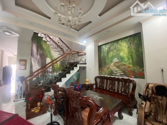 GIẢM CHÀO 1TỶ, BÁN GẤP NHÀ 3 TẦNG, 120M2, MẶT TIỀN ĐƯỜNG 102, GIÁ NHỈNH 7 TỶ