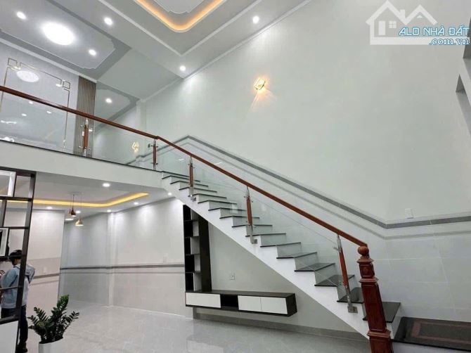 Bán nhanh nhà 1 trệt 1 lửng cách cây xăng chợ Thạnh Phú 200m - Giá chỉ 2 tỷ