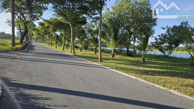 BÁN LÔ BIỆT THỰ  VIP FPT  ĐÀ NẴNG DT 670,9M2