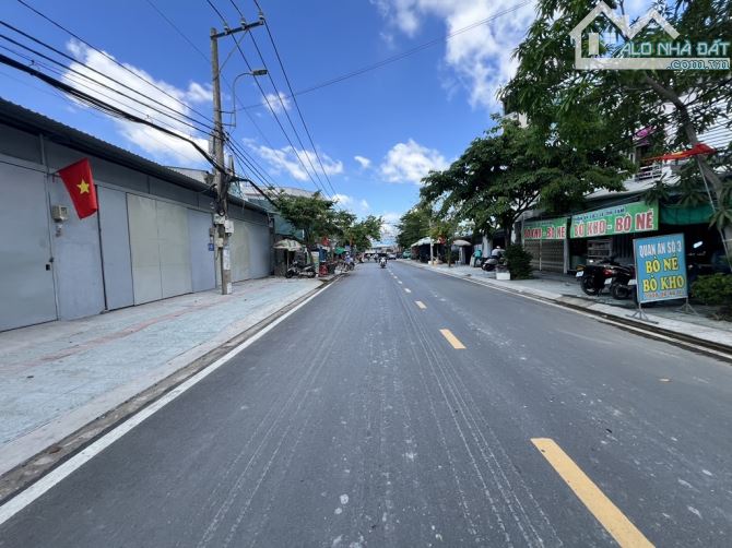 Bán Đất 2 MT lê thị tám DT: 262m2=13*27.5giá :18toi