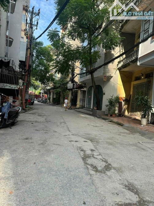 Nguyễn Phong Sắc-Hoàng Quốc Việt lô góc 3 thoáng ô tô tránh, mặt tiền 5,5m, 65m2 nhỉnh 18T