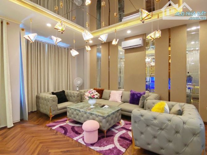 BÁN BIỆT THỰ SIÊU SANG- 100m2- 4 TẦNG- CÓ PHÒNG SÔNG HƠI- 11tỷ