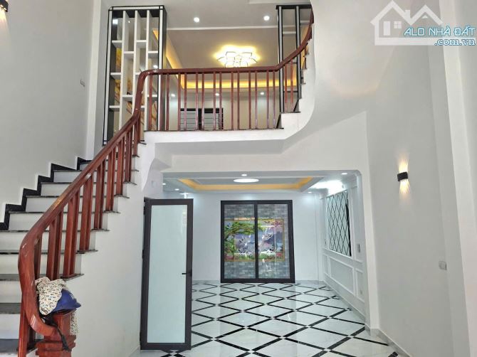BÁN NHÀ QUAN NHÂN THANH XUÂN NGÕ THÔNG ĐỦ NỘI THẤT Ở NGAY DT 38M 6T 8.5TỶ