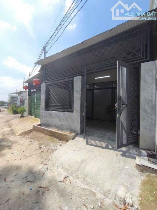 Bán gấp căn nhà tại đường lê minh nhựt,củ chi 102m2 gia 795 triệu, sổ hồng riêng