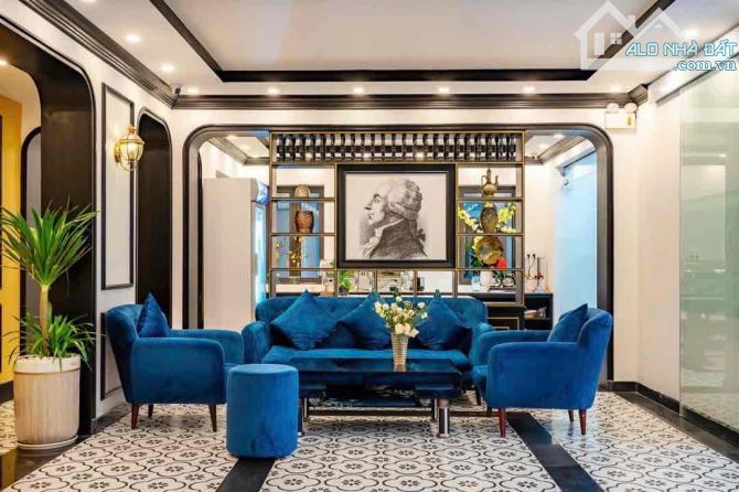 CHUYỂN NHƯỢNG GẤP KHÁCH SẠN 5 SAO TẠI LÕI PHỐ CỐ HỘI AN.DÒNG TIỀN 200TRIỆU/THÁNG