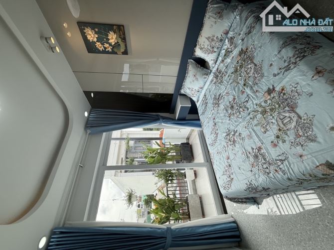 Nhà HXH sinh đẹp full nội thất 3 tầng số hồng riêng nhỉnh 4 tỷ