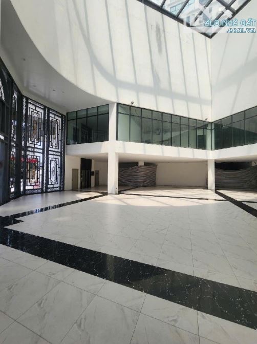 SHOPHOUSE LÔ GÓC TRẦN HỮU DỰC – KINH DOANH VP – 82M² – 6.2 TỶ (9TL694)