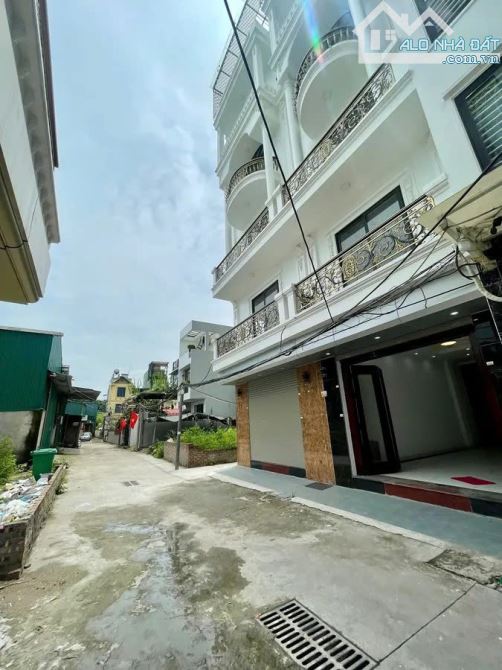 NHÀ ĐẸP MỚI NGÕ Ô TÔ CHÁNH Phố Bát Khối-Long Biên 45m2 X6 tầng X 9.3 TỶ.