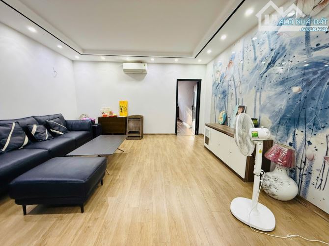 Bán nhà phân lô, ô tô tránh, thang máy, phố Hoàng Văn Thái. 100m2, 8 tầng, MT5m, 35.3 tỷ