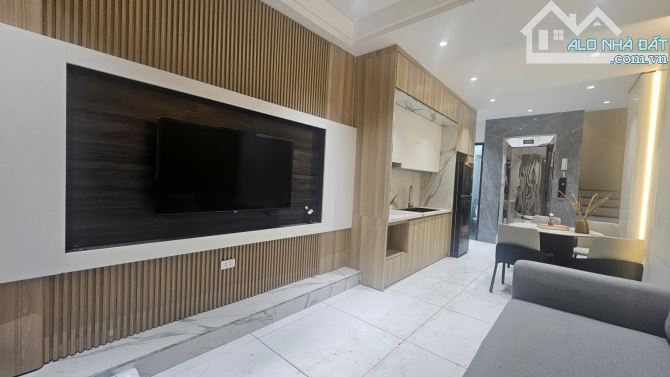 Ô TỖ ĐỐ GẦN, HOA HẬU phố Quang Trung, Hà Đông, 40m 5 tầng, nhỉnh 8 đồng, CÓ THƯƠNG LƯỢNG