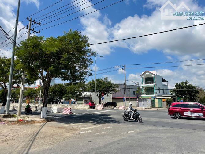 Bán lô góc mặt tiền Nguyễn Tất Thành, TĐC Hòn Rớ 2, Nha Trang