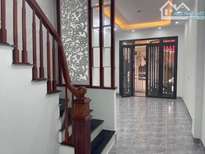 Bán nhà Cổ Nhuế 42 m2, 5 tầng, 5 ngủ, 2 thoáng 6.5 tỷ