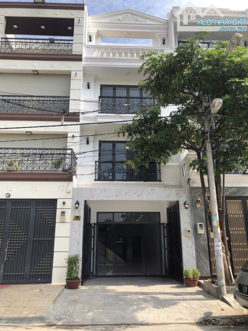 Mặt tiền KD kgu TÊN LỬA đường 32 nhà 4 tầng 5x20m 13.5 tỷ