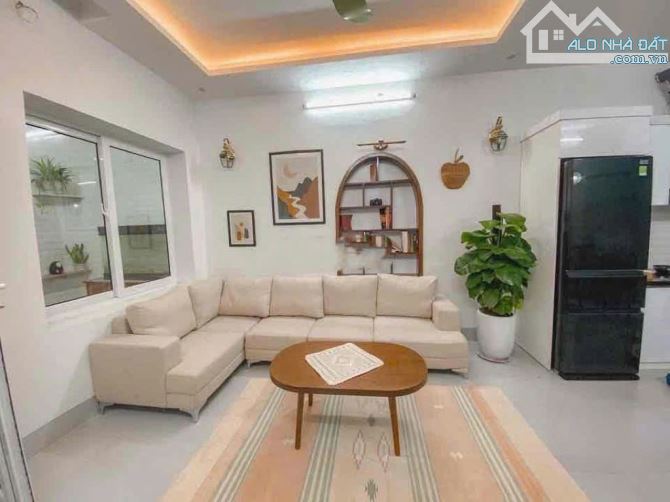 Biệt thự đơn lập Nguyễn Huy Tưởng, Thanh Xuân 265m² x 4 tầng, MT 10m, 88 tỷ đã hoàn thiện