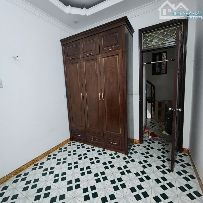 Cho thuê nhà nguyên căn ngõ 255 Cầu giấy, DT 33m2 x 4 tầng, Giá 13 triệu