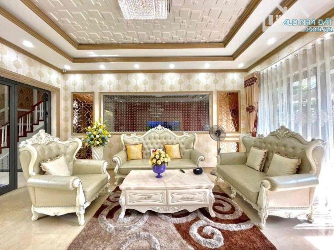 CHỦ ĐI MỸ CẦN SANG LẠI CĂN BIỆT THỰ 3 TẦNG PHẠM PHÚ TIẾT, GẦN 200M2, NỘI THẤT NHẬP KHẨU