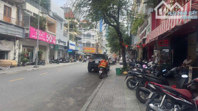 Giá tốt hiếm có! Mặt tiền Phạm Viết Chánh, Quận 1 - Chỉ 24 tỷ. (4x16m) 3 tầng
