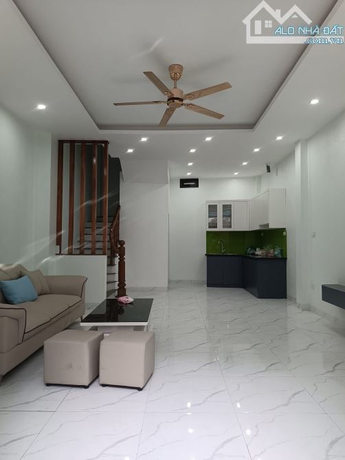 Cần bán nhà Nam Từ Liêm - Trung tâm phố Tây Mỗ 42/45, 4T giá 148tr/m2 có nội thất