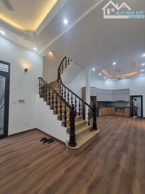 Bán nhà Bùi Xương Trạch ngõ ô tô thoáng sáng  gần hồ điều hòa nhà đẹp lô góc diện tích rộn