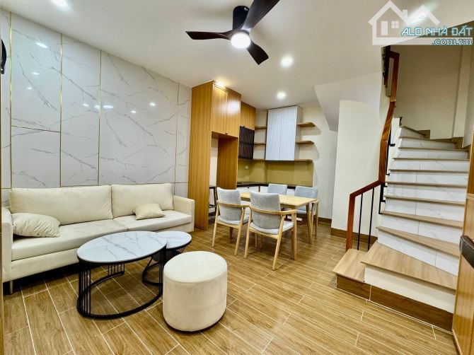BÁN NHÀ KHÂM THIÊN-27m² -5T -MT 3.9m -6.X Tỷ – ĐỐNG ĐA  NHÀ ĐẸP HIẾM – FULL
