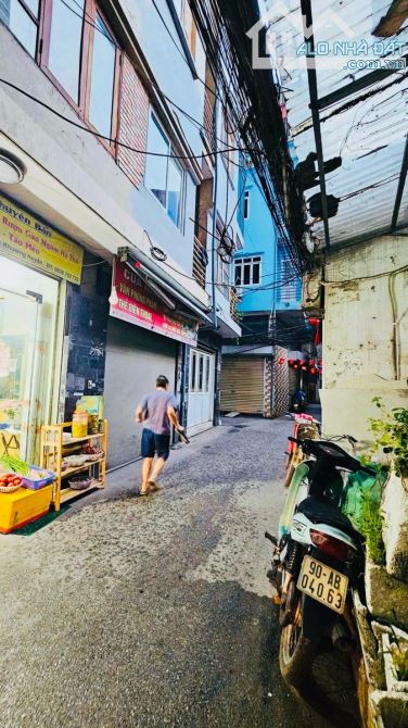 Bán nhà Vũ Tông Phan – 37m² – 5T – ô tô qua – KD đỉnh – 8.7 tỷ