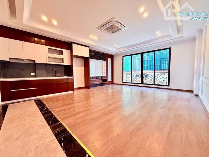 Bán nhà Đình Thôn 175m, 5 tầng, ô tô đỗ của, mặt tiền 9.5m.