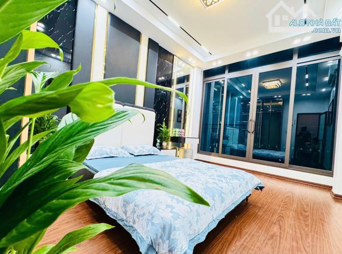 SIÊU HIẾM - NGUYỄN VĂN TRỖI 30m2 4 TẦNG 10M Ô TÔ TRÁNH NHÀ ĐẸP FULL NỘI