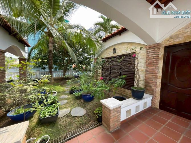 Bán biệt thự 60 tỷ, 28x20m, 3 tấm, 2 mặt tiền đường số 1A, Phường Bình Trị Đông B