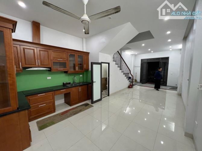 Nhà riêng ở Ngô Thì Nhậm, Hà Đông, 45m2, 4PN rộng, gần phố, tiện ích đầy đủ